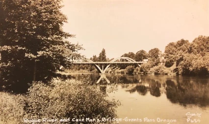 Rogue River and Cave Man's Bridge in Grants Pass Oregon